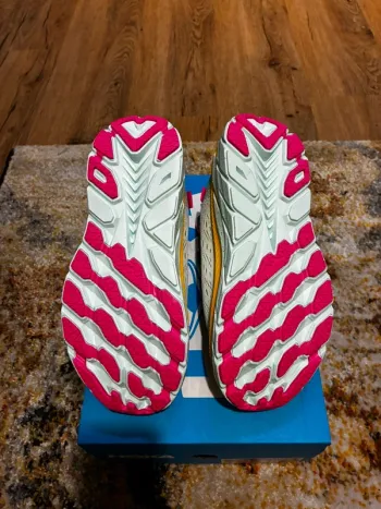 Used Hoka Clifton 8 2026 bike — image 3 of 6