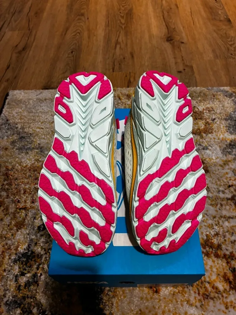 Used Hoka Clifton 8 2026 bike — image 3 of 6