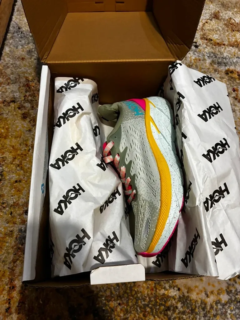 Used Hoka Clifton 8 2026 bike — image 4 of 6