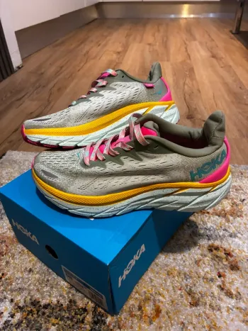 Used Hoka Clifton 8 2026 bike — image 5 of 6