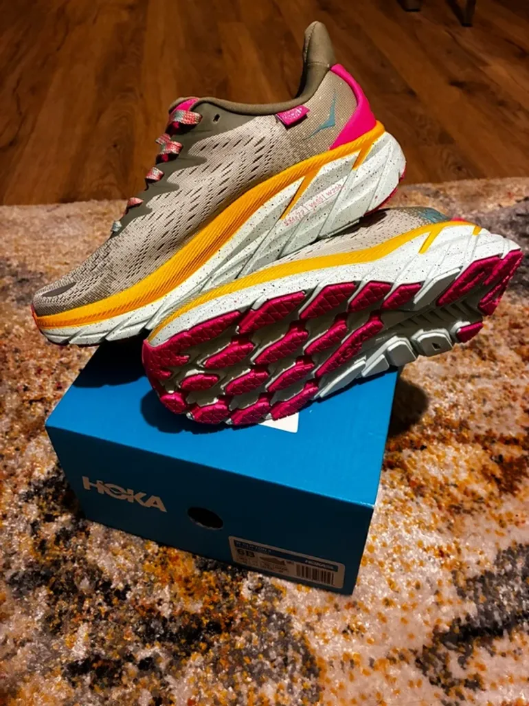 Used Hoka Clifton 8 2026 bike — image 2 of 6