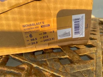 Used Asics Novablast 5 bike — image 9 of 9