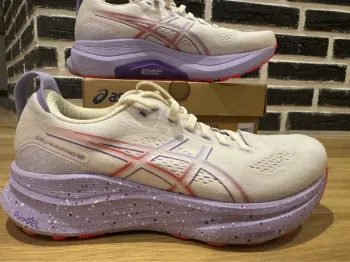 Used Asics Gel-Kayano 32 Tokyo Running Shoes