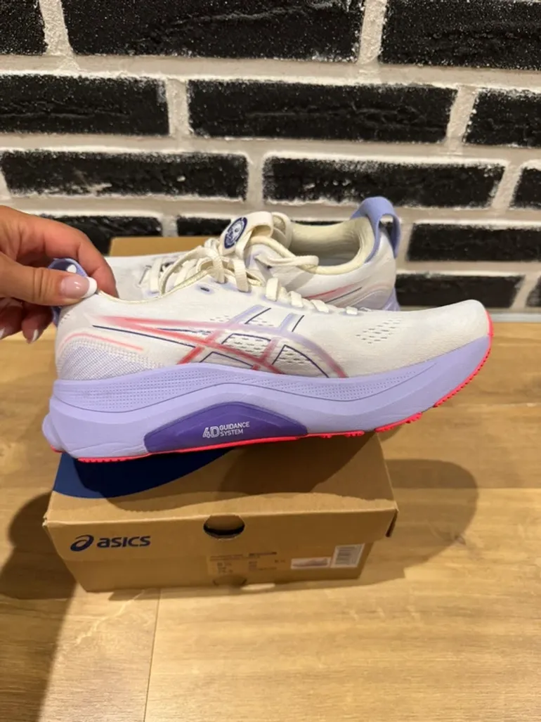 Used Asics Gel-Kayano 32 Tokyo bike — image 6 of 9