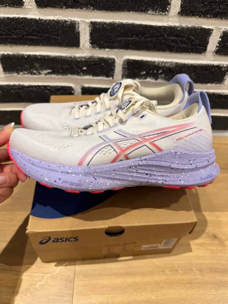 Used Asics Gel-Kayano 32 Tokyo bike — image 5 of 9