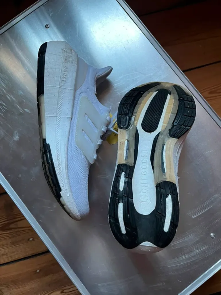 Adidas Ultraboost Light bike d'occasion — image 2 sur 5