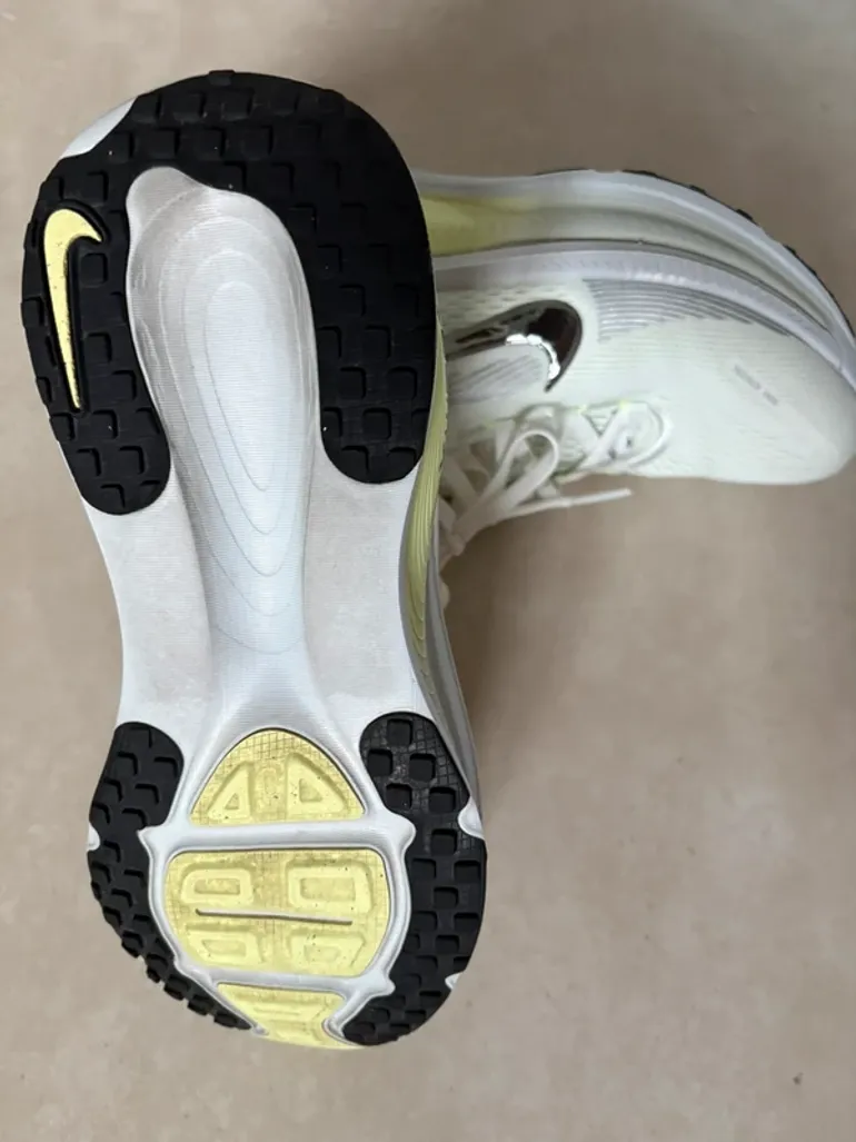 Used Nike Vomero 18 bike — image 5 of 8