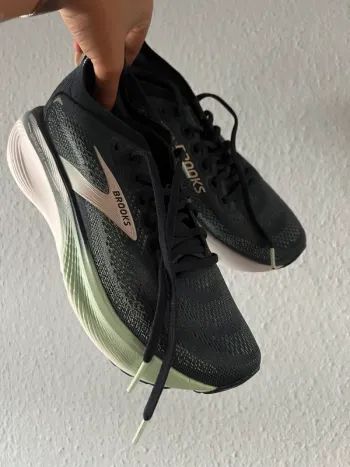 Used Brooks Adrenaline 25 GTS Running Shoes