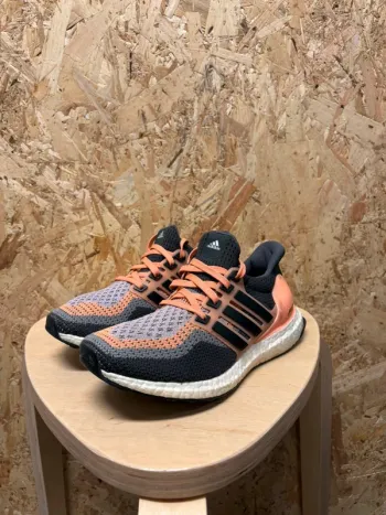 Used Adidas Ultra Boost 2.0 bike — image 2 of 5