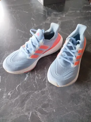 Tweedehands Adidas Ultraboost bike — afbeelding 2 van 5