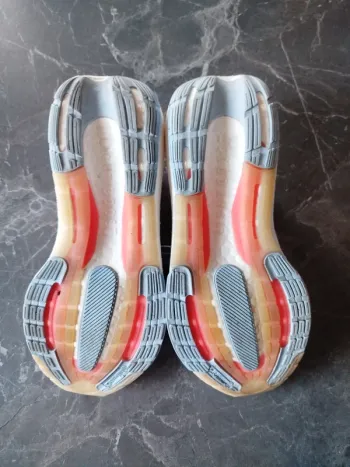 Tweedehands Adidas Ultraboost bike — afbeelding 3 van 5