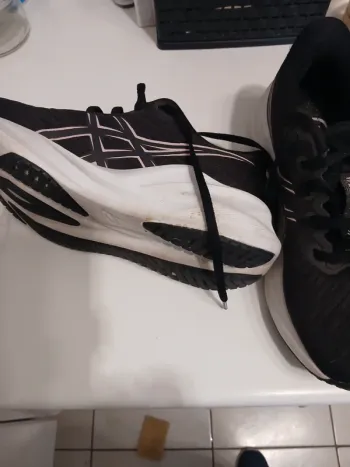 Used Asics Versablast 4 bike — image 3 of 4