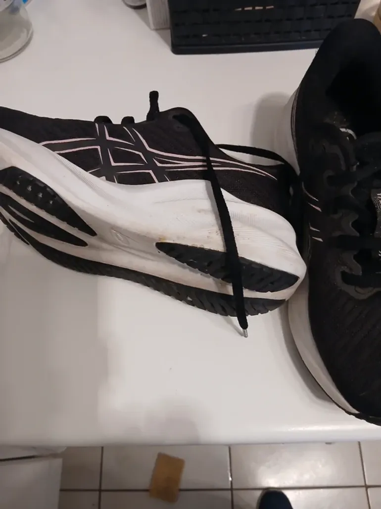 Used Asics Versablast 4 bike — image 3 of 4