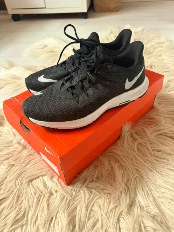 Used Nike Quest Running Shoes