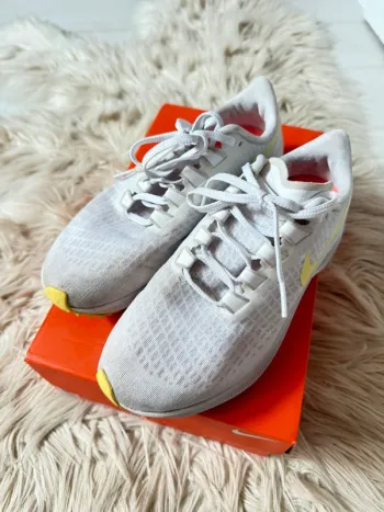 Used Pegasus Nike Air Zoom 37 bike — image 2 of 7