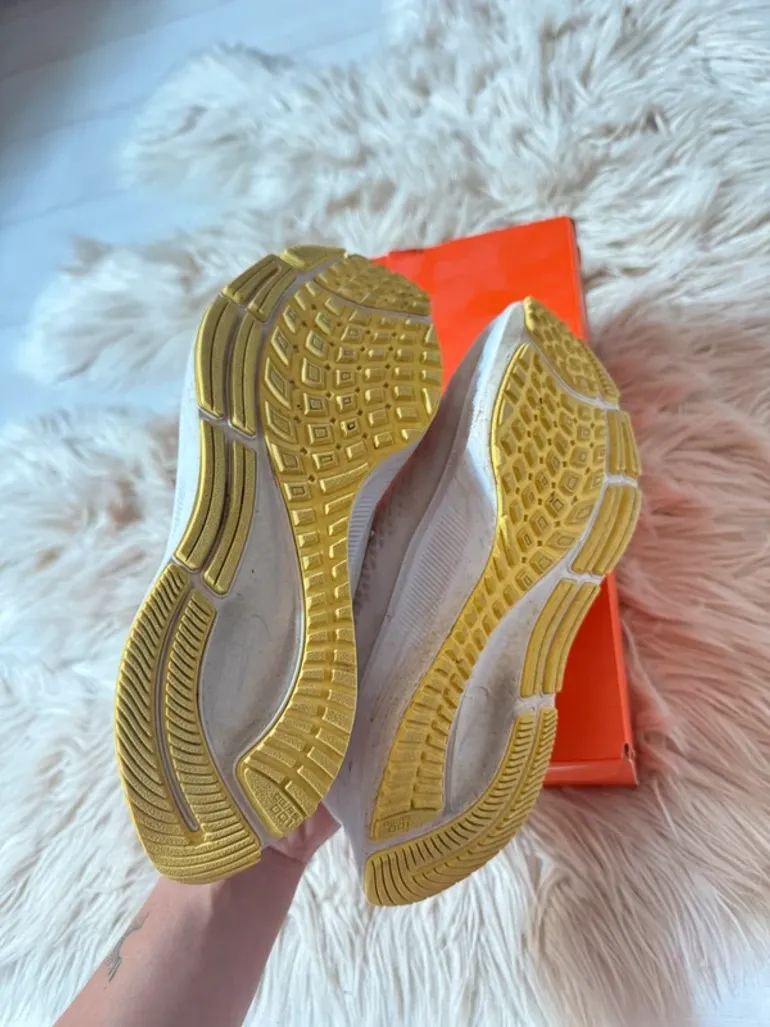 Used Pegasus Nike Air Zoom 37 bike — image 7 of 7
