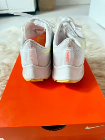 Used Pegasus Nike Air Zoom 37 bike — image 6 of 7