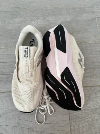 Brugt New Balance Running Shoes bike — billede 3 af 3