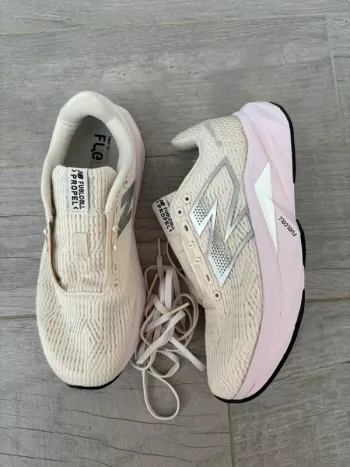 Brugt New Balance Running Shoes bike — billede 2 af 3