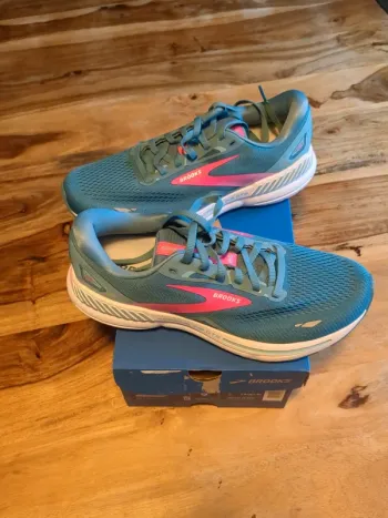 Brooks Adrenaline GTS 23 Running Shoes d'occasion