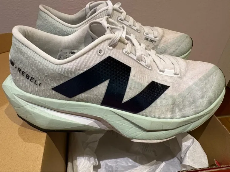 Used New Balance Running Shoes bike — image 2 of 11