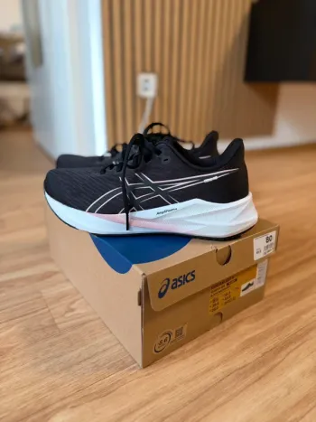 Used Asics Versablast 4 Running Shoes