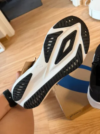 Used Asics Versablast 4 bike — image 5 of 8