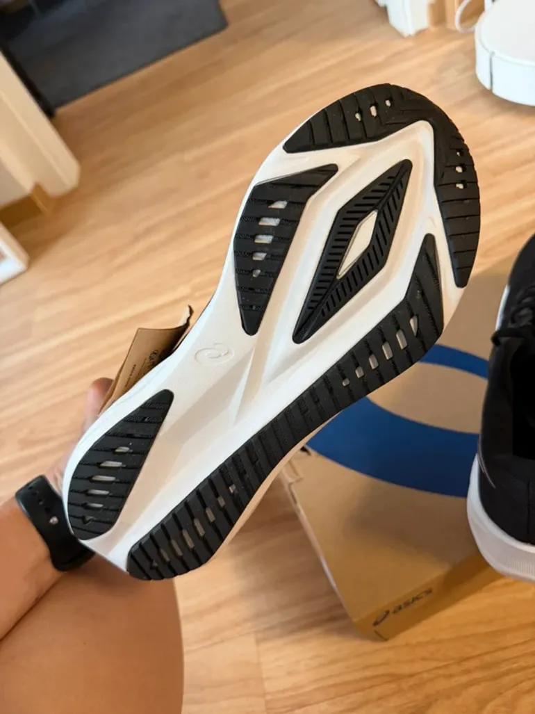 Used Asics Versablast 4 bike — image 5 of 8