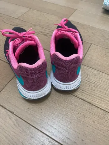 Brugt Nike Running Shoes bike — billede 2 af 5