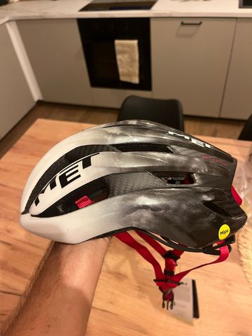 Brugt MET Trenta 3k grafiche UAE 2026 bike — billede 2 af 8
