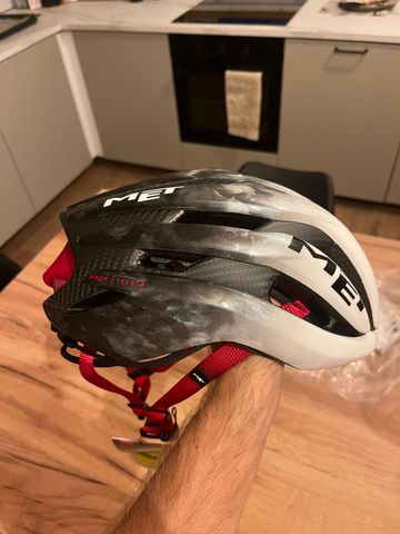 Gebrauchtes MET Trenta 3k grafiche UAE 2026 Cycling Accessories