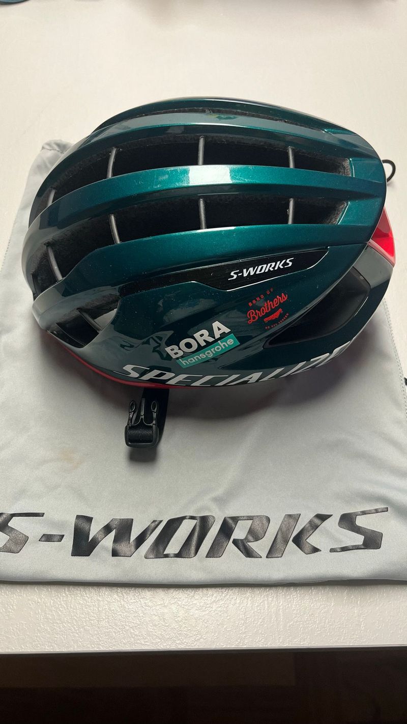 Used Specialized Prevail 3 Cycling Accessories