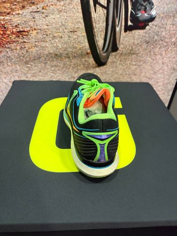 Used Saucony Scarpe da gara Running Shoes