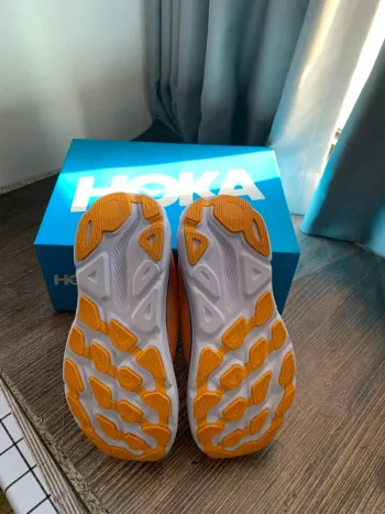Tweedehands Hoka Clifton 9 bike — afbeelding 2 van 5