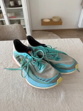 Hoka Cielo x1 2.0 bike d'occasion — image 2 sur 4