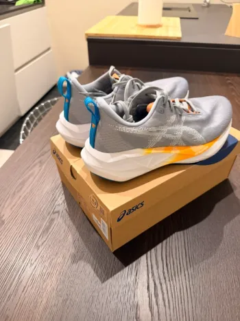 Tweedehands White Novablast 5 Running Shoes