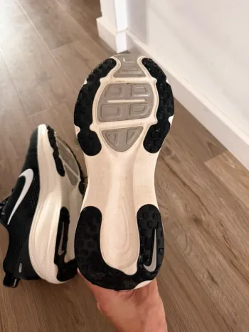 Použité Nike Zoom Vomero 18 bike — obrázek 6 z 9
