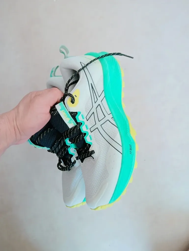 Used Asics Shoes bike — image 3 of 5