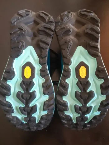 Hoka Mafate 5 bike d'occasion — image 5 sur 9