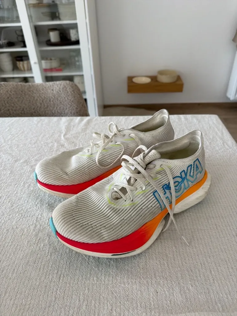Hoka Cielo x1 bike d'occasion — image 3 sur 4