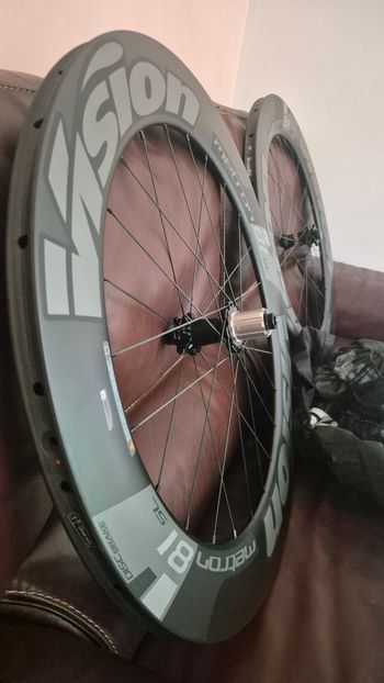Used Vision Metron 81 SL Disc 6 trous Wheels