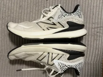 Used New Balance Lerato bike — image 3 of 5