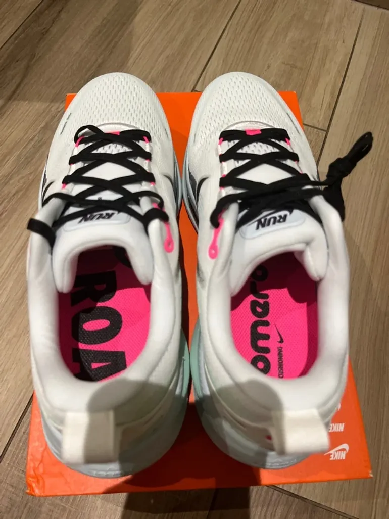Used Nike Vomero 18 bike — image 5 of 6