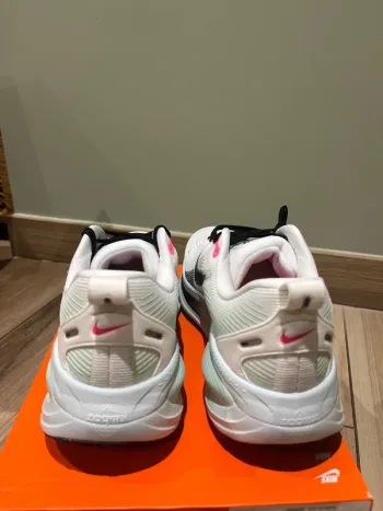 Used Nike Vomero 18 bike — image 4 of 6