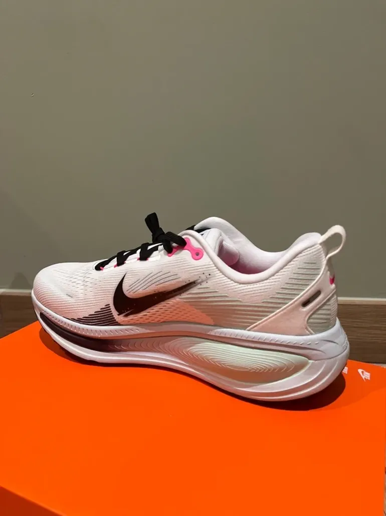 Used Nike Vomero 18 bike — image 3 of 6