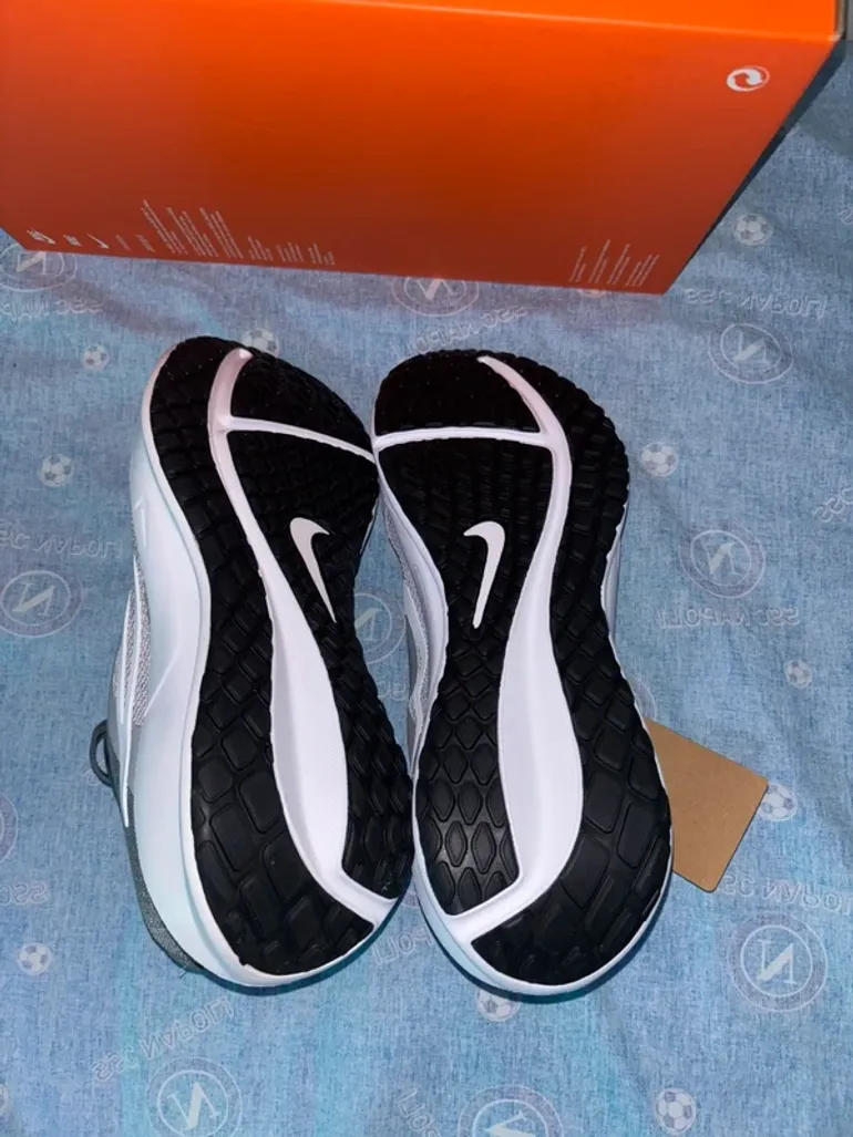 Used Nike Downshifter 13 bike — image 8 of 10