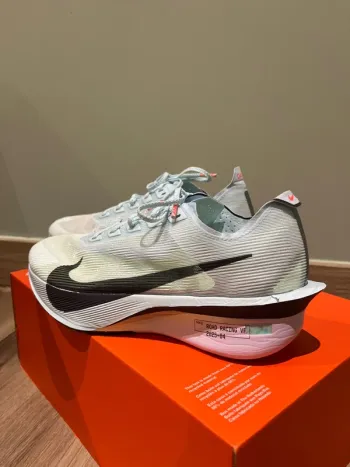 Used Nike ZoomX Vaporfly Next%4 bike — image 2 of 11