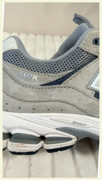 Used New Balance 2002r bike — image 10 of 14