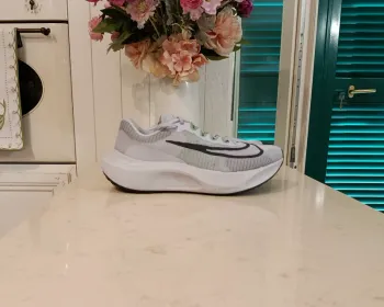 Käytetty Nike Zoom Fly 5 Running Shoes