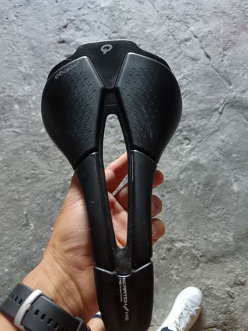 Used Prologo Sella Scratch M5 PAS Saddles & Seatposts